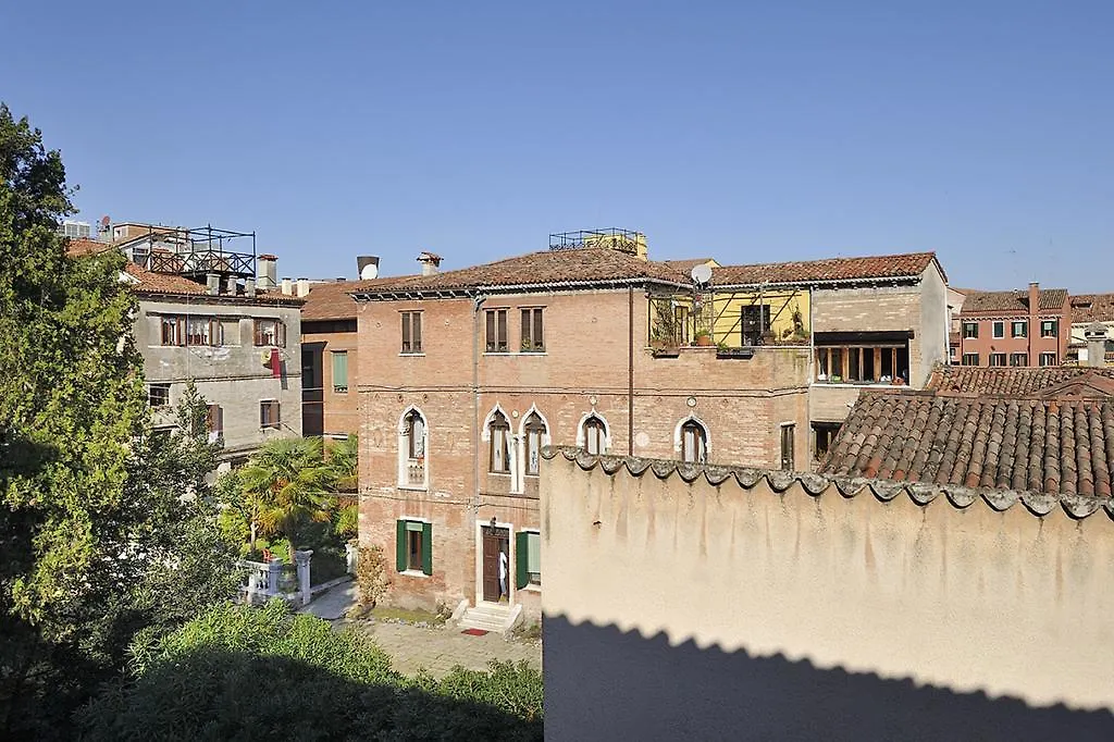 Venice Garden View Apartments